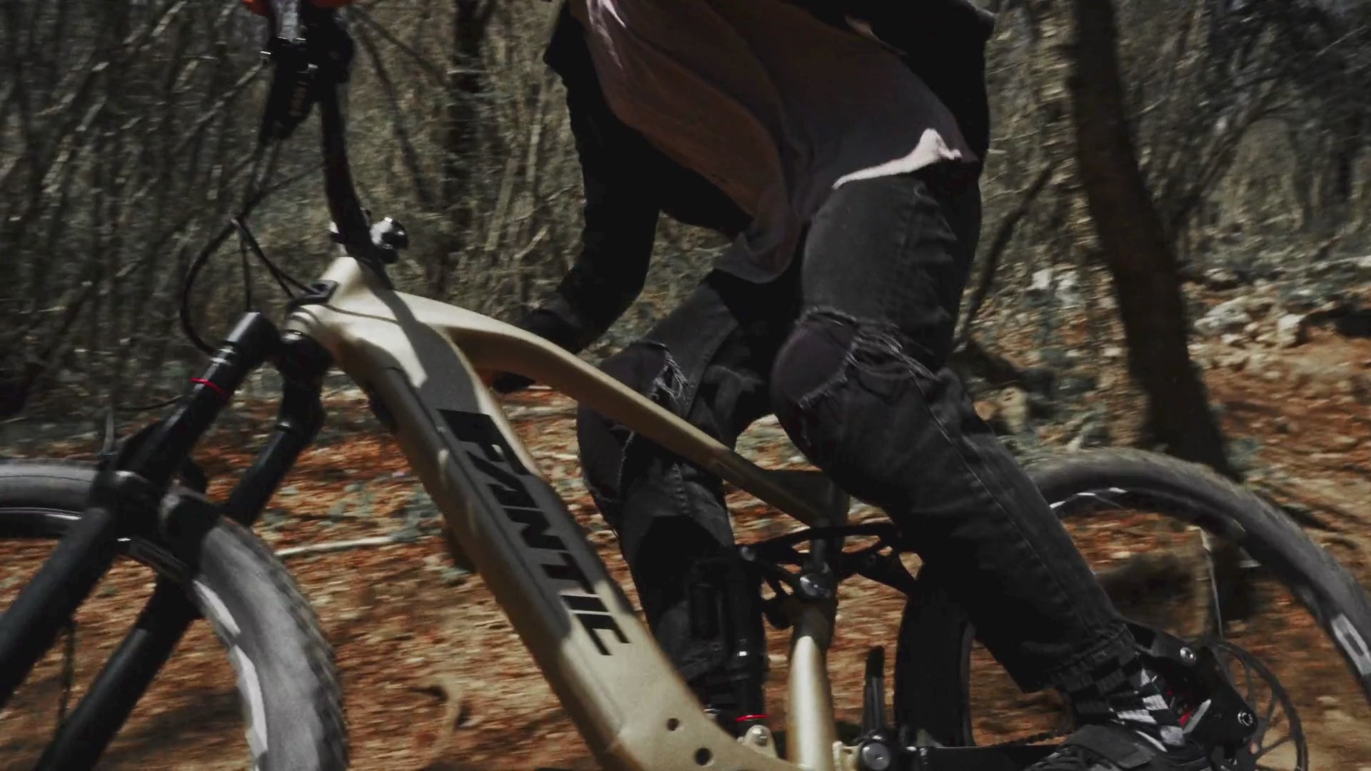 Ridge All Mountain | Race || Desert Gold – Fantic Bikes